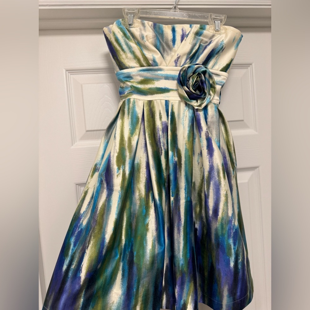 Adorable Tweeze Me Dress Strapless Dress Junior Size 3 Blue/Green Water Color